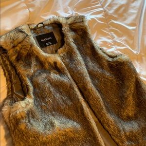 Fur vest